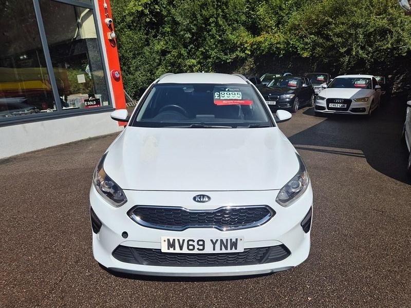 Used Kia Ceed 2019 White Hatchback