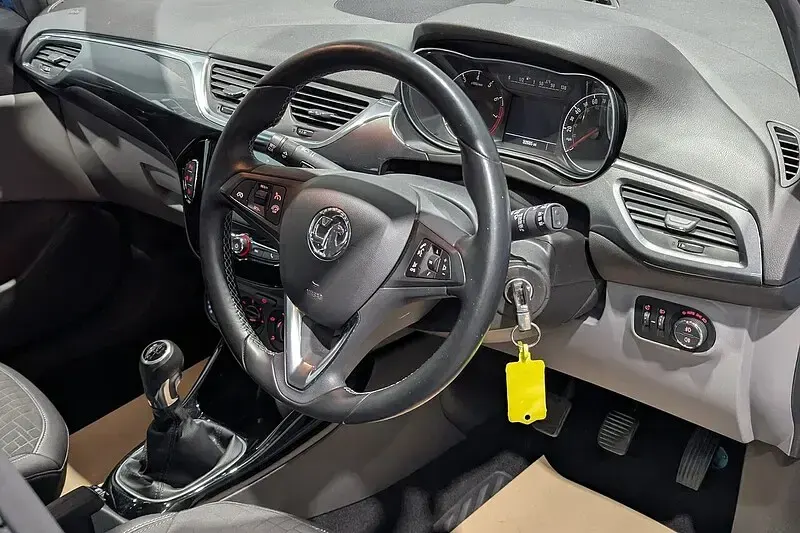 Used Vauxhall Corsa 90 HP (66 kW) 2016 Blue Hatchback