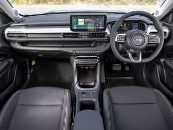 Used Jeep Avenger Altitude 100 HP (73 kW) 2025 Red SUV