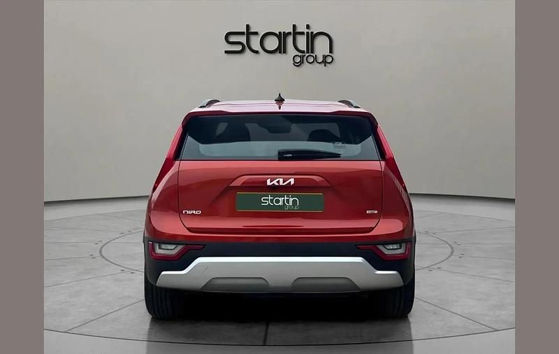 Used Kia Niro 139 HP (102 kW) 2023 Orange SUV