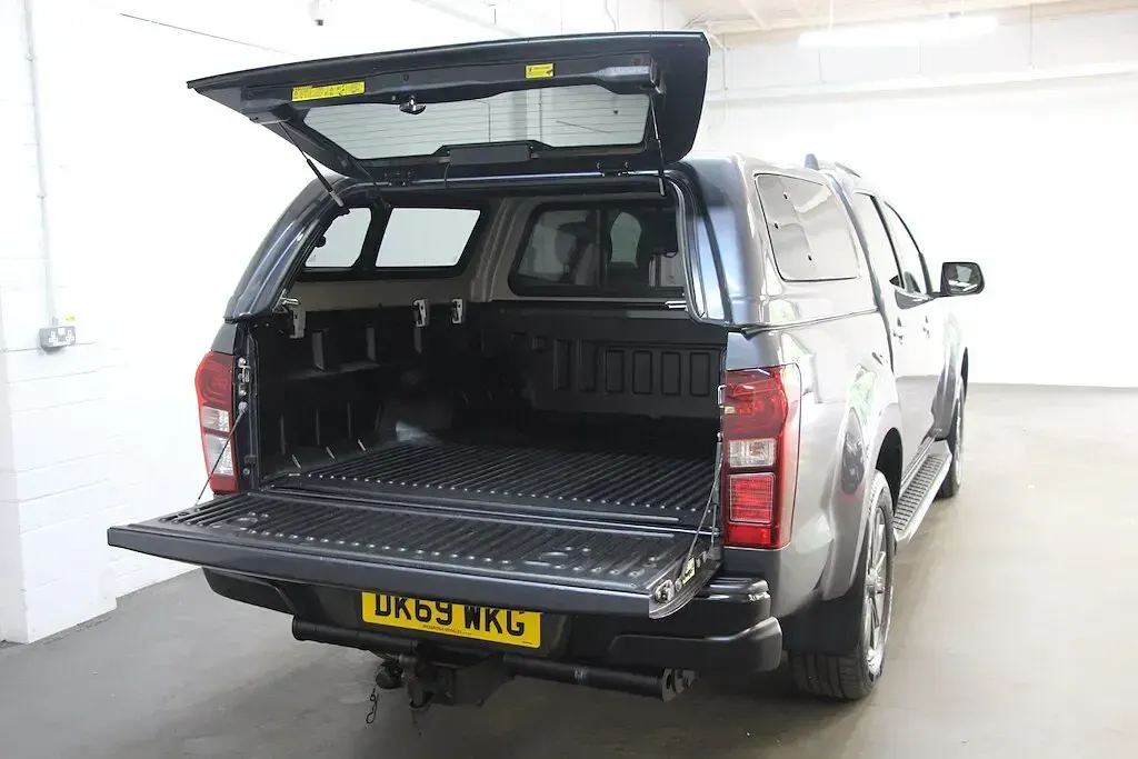 Used Isuzu D-Max 164 HP (120 kW) 2019 Grey Pickup