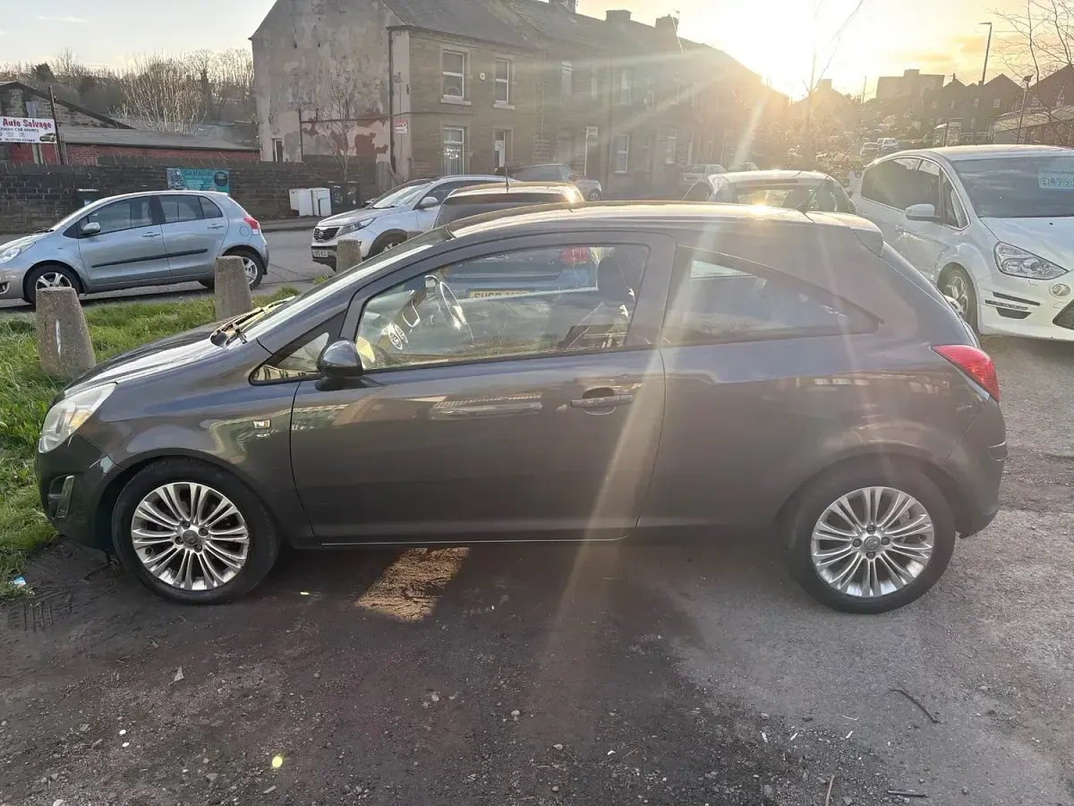 Used Vauxhall Corsa 100 HP (73 kW) 2011 Grey Hatchback