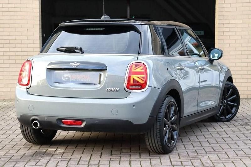 Begagnad Mini Cooper Classic 2020 Grå Halvkombi