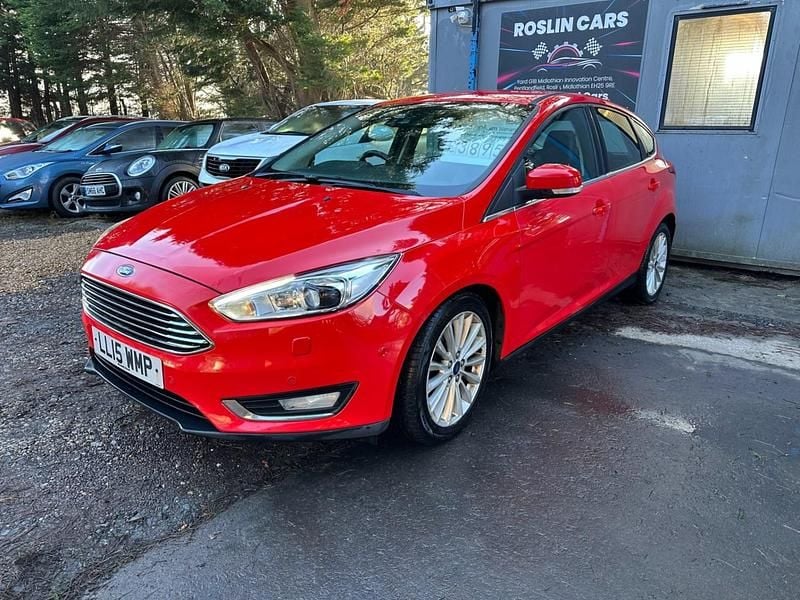 Used Ford Focus Titanium X 150 HP (110 kW) 2015 Red Hatchback