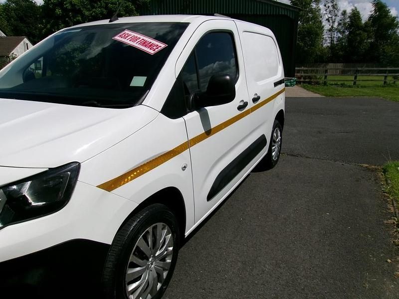 Used Peugeot Partner 2020 White MPV