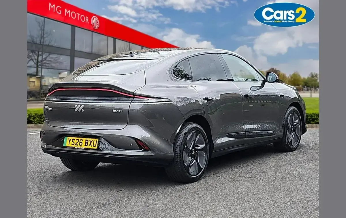 New MG IM6 300 kW (408 HP) 2026 Silver SUV