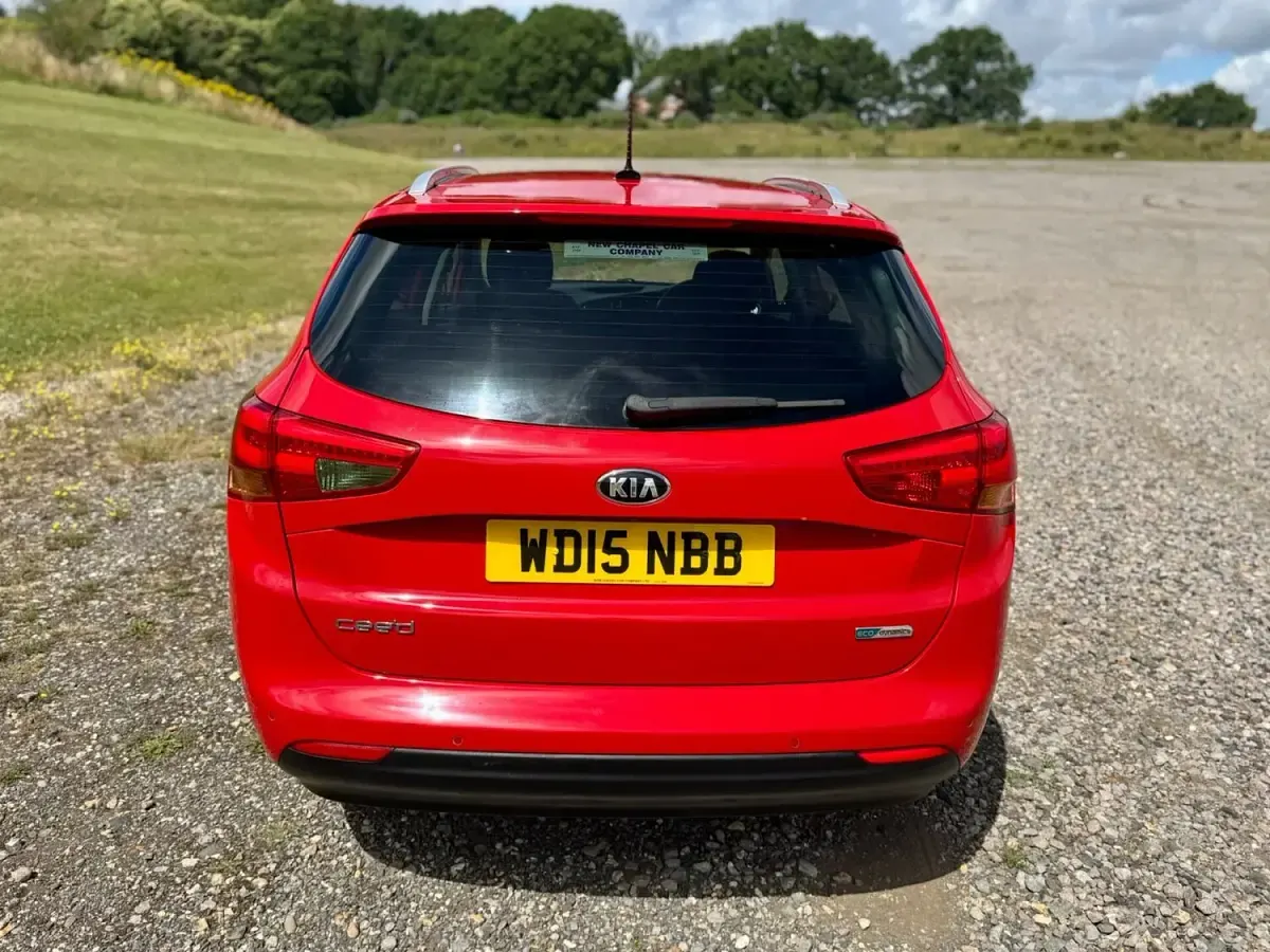 Used Kia Ceed 2015 Red Hatchback