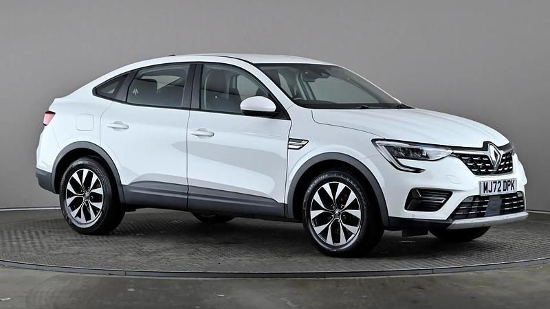 Used Renault Arkana Iconic 142 HP (104 kW) 2022 White SUV