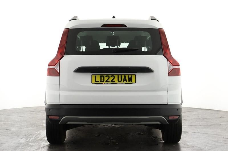 Second-hand Dacia Jogger Essentiel 110 CP (80 kW) 2022 Alb Monovolum