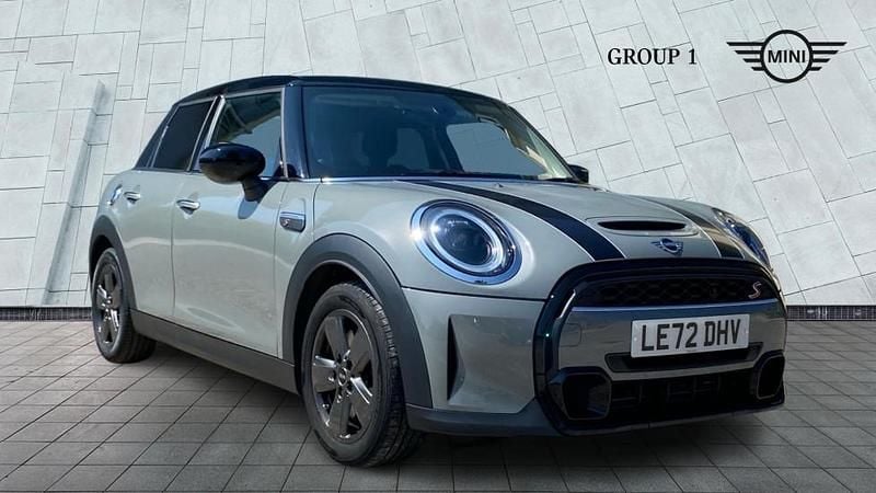 Usado Mini Cooper S Classic 178 HP (130 kW) 2023 Cinzento Citadino