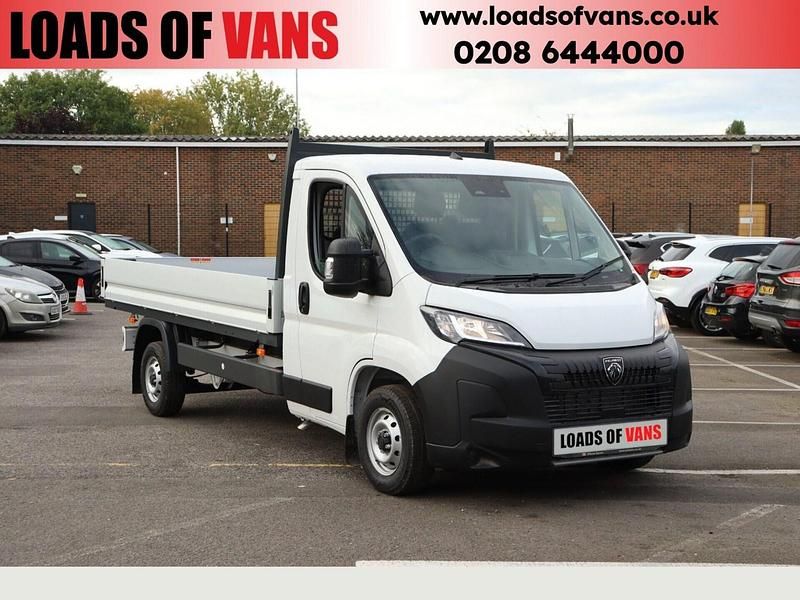 White New 2025 Peugeot Boxer Van | £25,490 (Good price) - Image 1/4