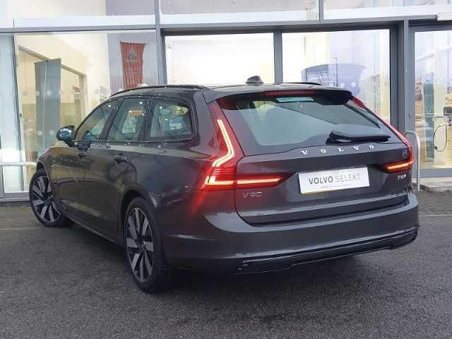 New Volvo V90 Plus 350 HP (257 kW) 2025 Silver Estate