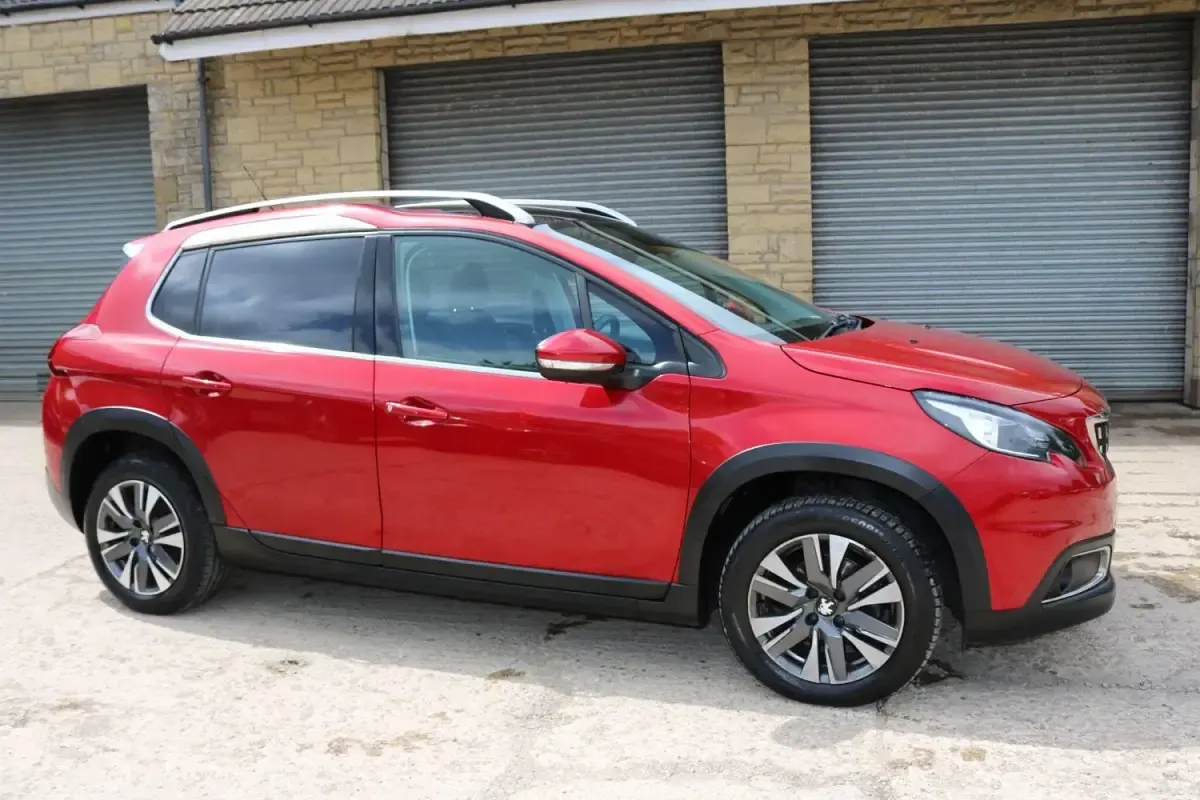 Gebraucht Peugeot 2008 Allure Premium 2019 Rot SUV