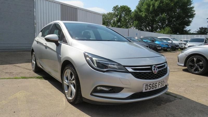 Silver Used 2016 Vauxhall Astra SRi Hatchback | £4,995 (Super price) - Image 1/4