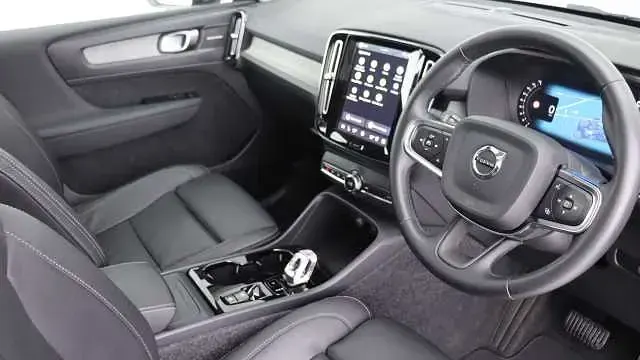Usado Volvo XC40 Ultra 163 HP (119 kW) 2025 SUV