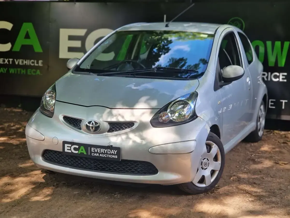 Used Toyota Aygo 67 HP (49 kW) 2007 Silver Hatchback