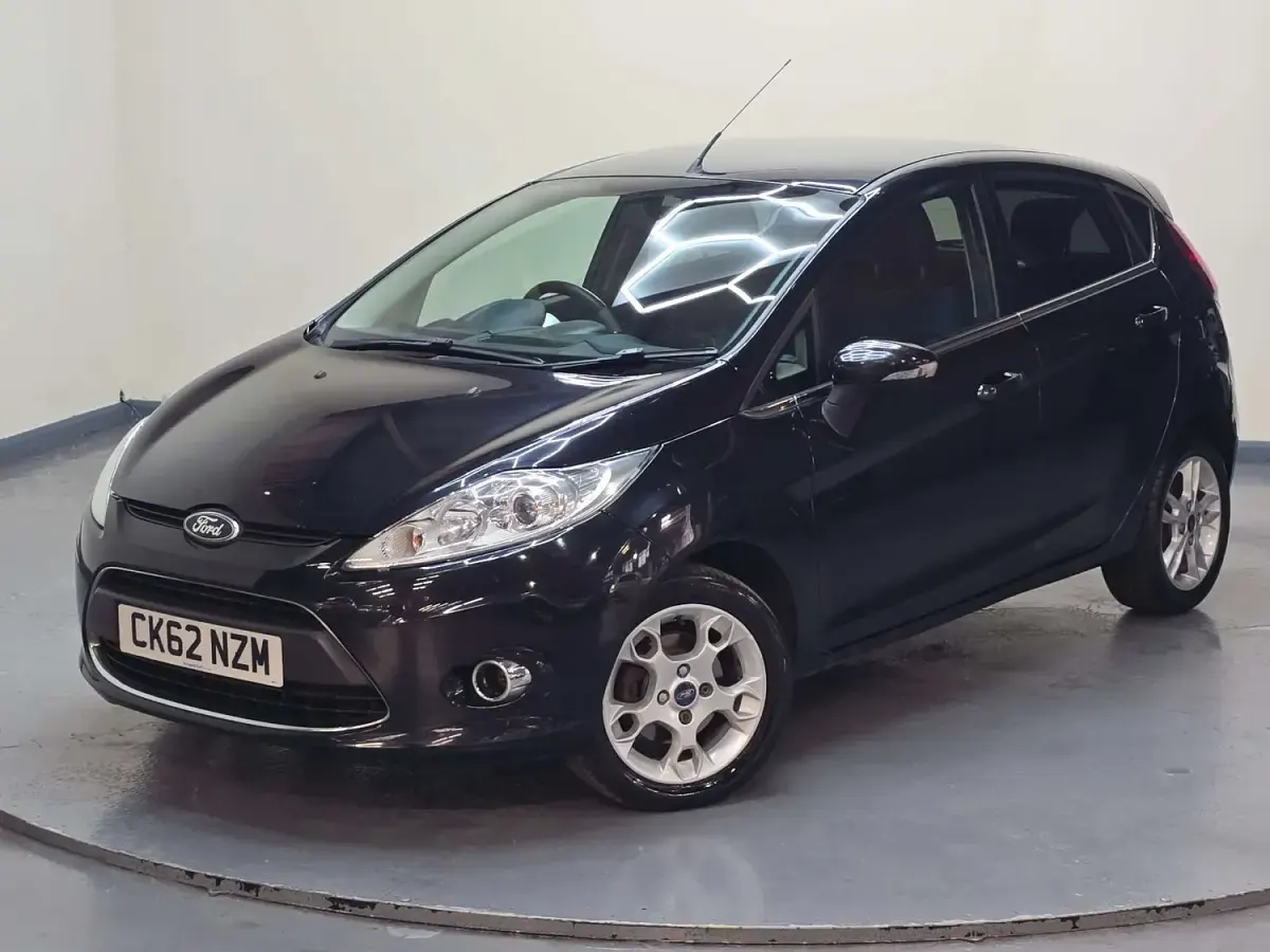 Used Ford Fiesta Zetec 70 HP (51 kW) 2012 Black Hatchback