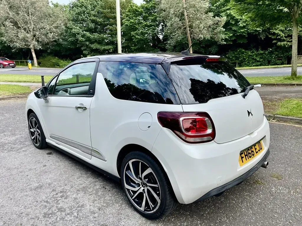 Used DS Automobiles DS3 2016 White Hatchback