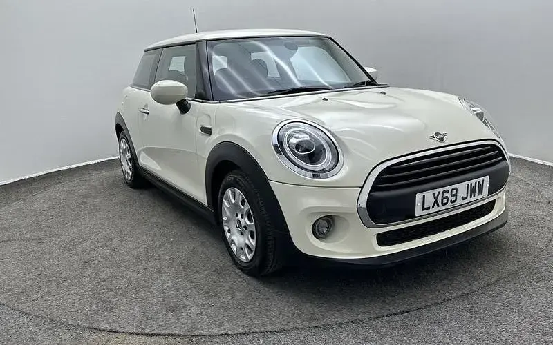 Used Mini ONE Classic 102 HP (75 kW) 2020 White Hatchback