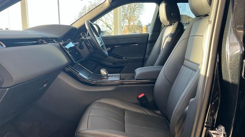 Used Land Rover Range Rover evoque SE Dynamic 204 HP (150 kW) 2025 Metallic  santorini black Estate