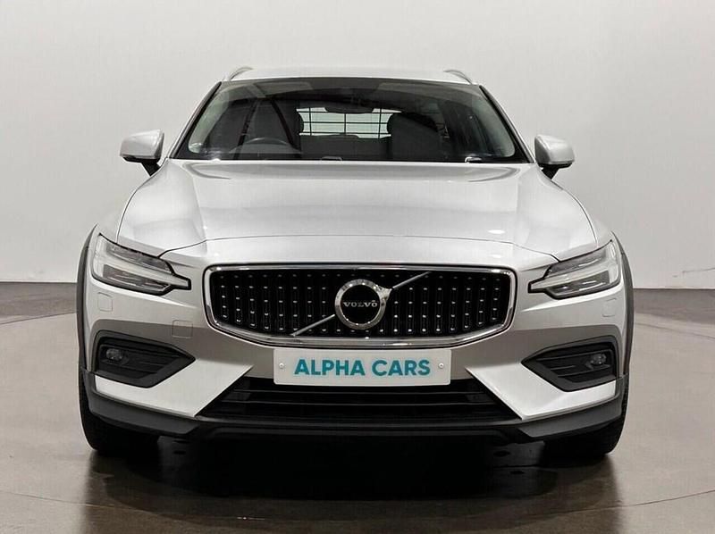 Usado Volvo V60 CC 190 HP (139 kW) 2019 Prateado Carrinha