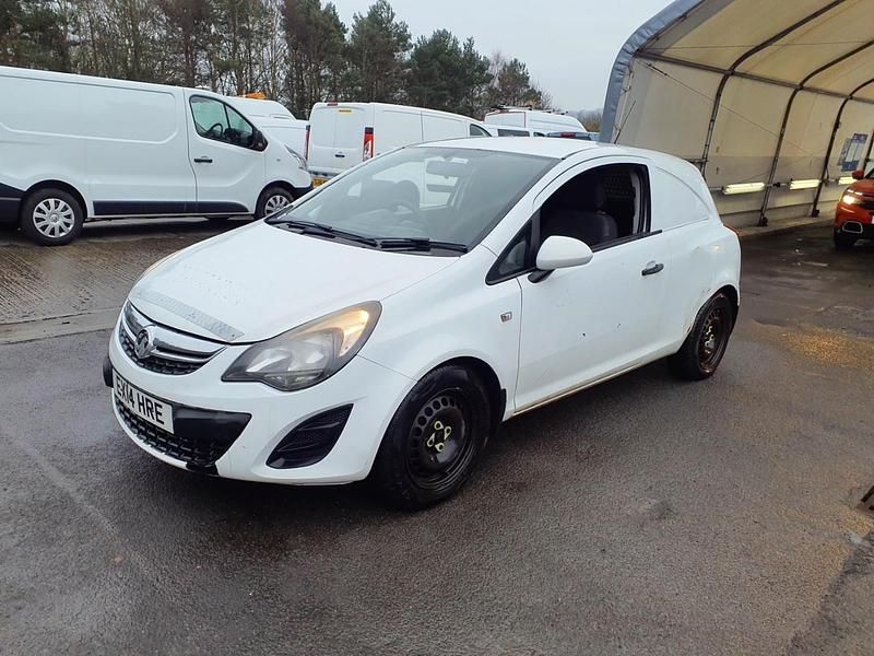 Used Vauxhall Corsa 95 HP (69 kW) 2014 White Van
