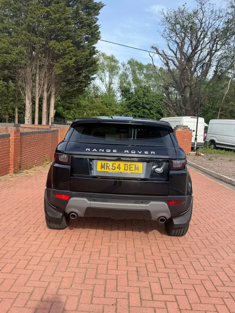 Used Land Rover Range Rover evoque SE 2017 Black Estate
