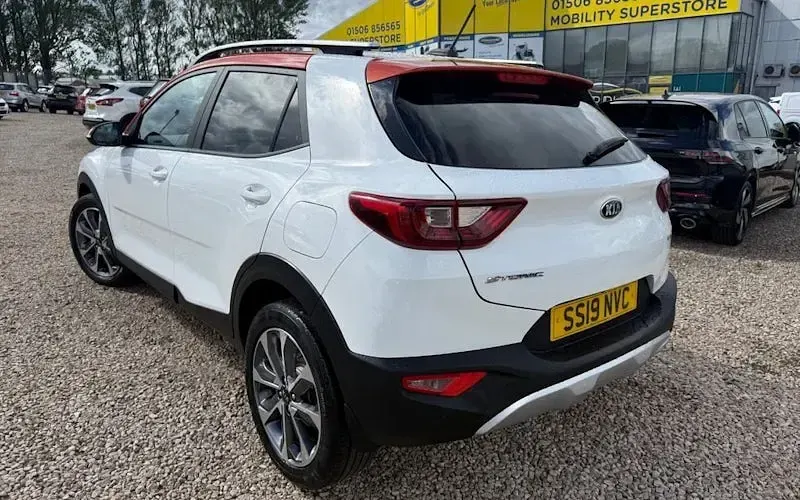 Used Kia Stonic 120 HP (88 kW) 2019 White SUV