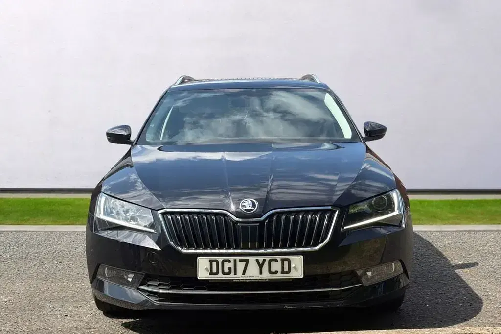Used Skoda Superb SE L Executive 190 HP (139 kW) 2017 Black Estate
