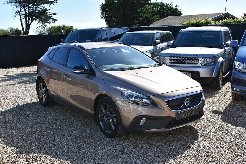 Begagnad Volvo V40 2014 Brun Halvkombi