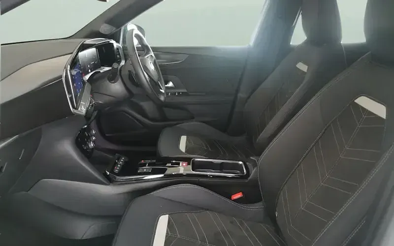 Second-hand Vauxhall Mokka Ultimate 131 CP (96 kW) 2025 SUV