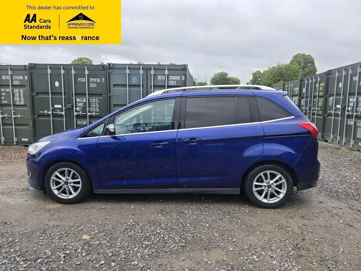 Used Ford Grand C-Max Zetec 125 HP (91 kW) 2016 Blue MPV