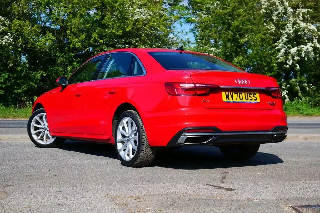 Used Audi A4 Sport 190 HP (139 kW) 2020 Red Sedan