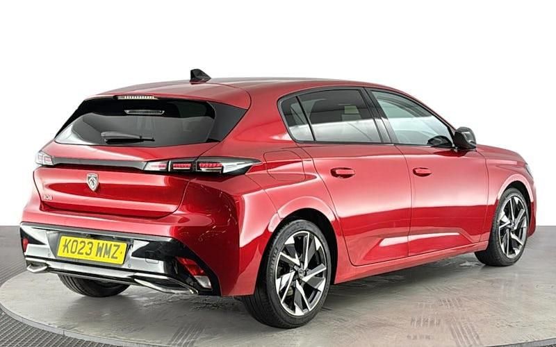 Used Peugeot 308 Allure Premium 131 HP (96 kW) 2023 Red Hatchback