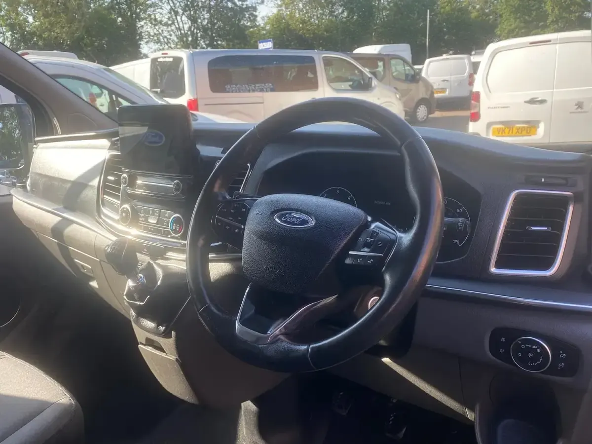 Used Ford Tourneo Custom Titanium 2019 Blue Van