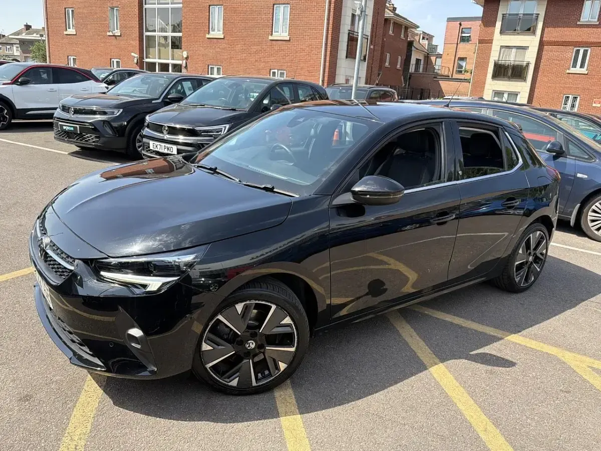Used Vauxhall Corsa-e Elite 98 kW (134 HP) 2022 Black Hatchback