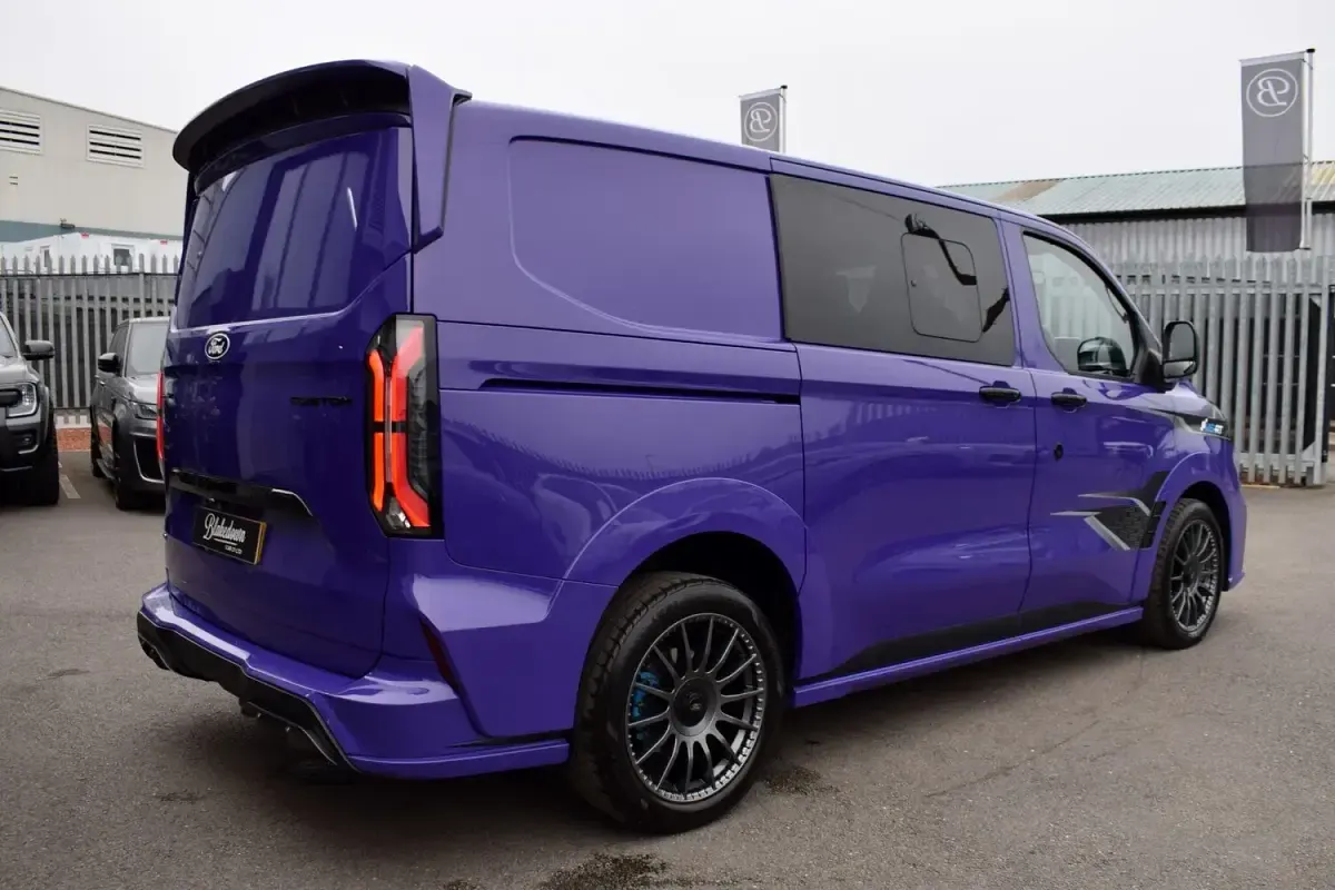 Used Ford Transit Custom 232 HP (170 kW) 2025 Mauve/purple Van