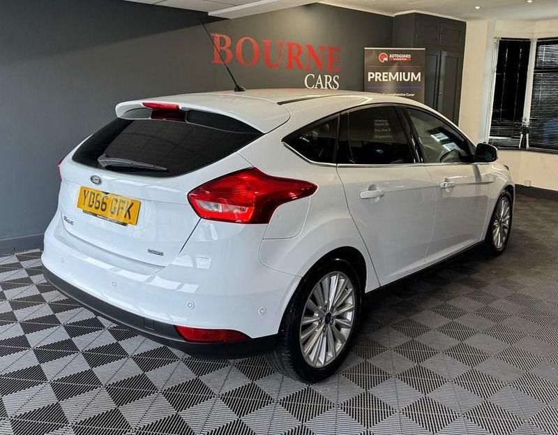 Used Ford Focus Titanium X 125 HP (91 kW) 2016 White Hatchback