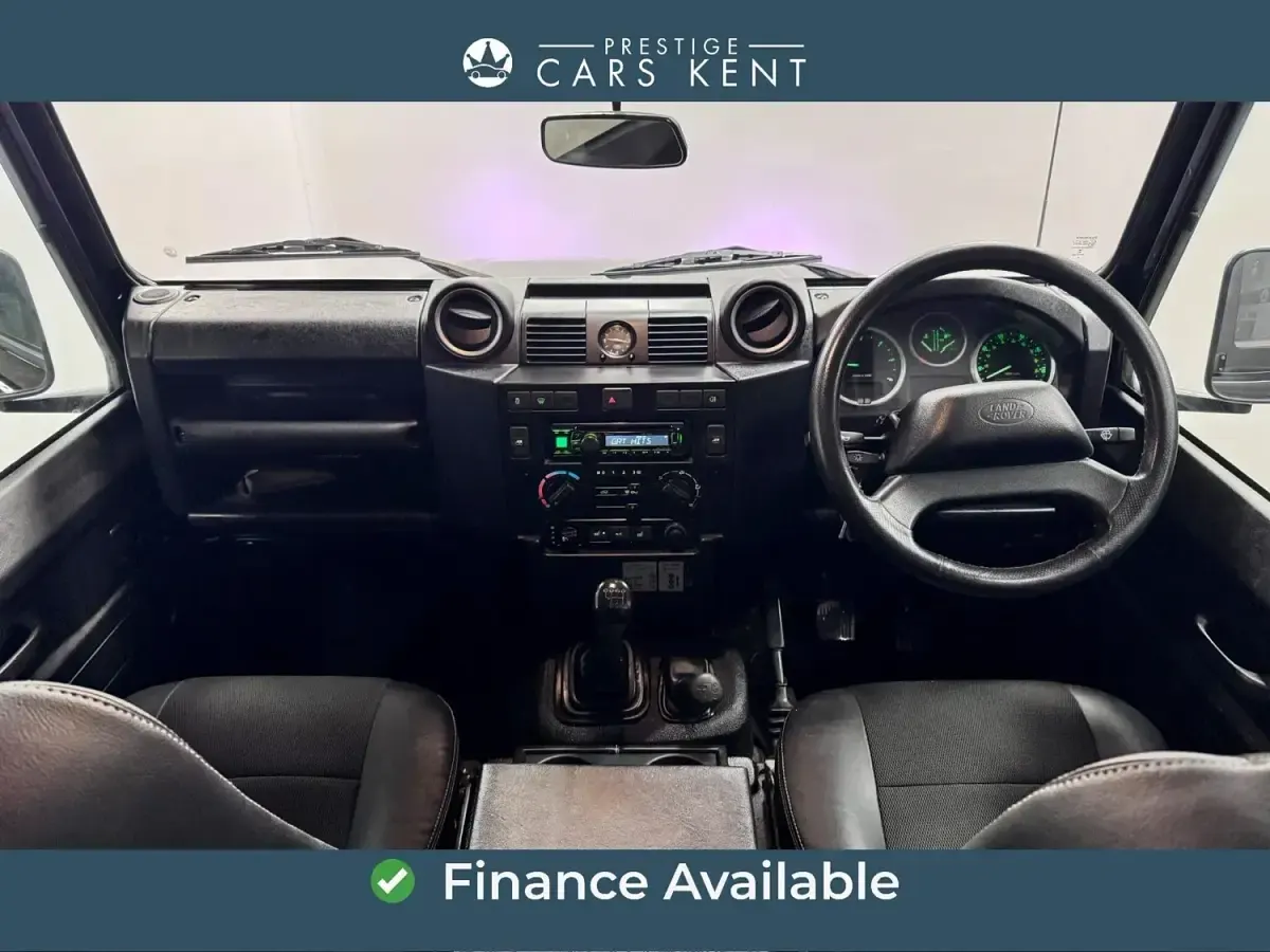 Usado Land Rover Defender 122 HP (89 kW) 2014 Preto Pickup