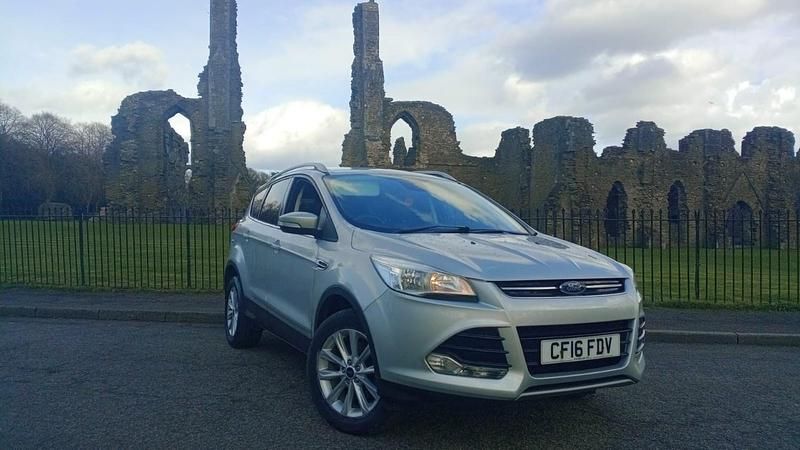 Used Ford Kuga Titanium 150 HP (110 kW) 2016 Silver SUV