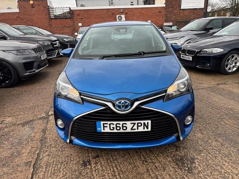 Used Toyota Yaris Hybrid 2016 Blue Hatchback