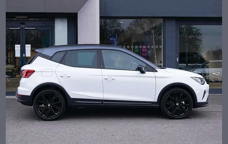 New Seat Arona Black Edition 113 HP (83 kW) 2026 White SUV