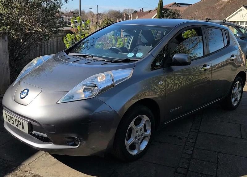 Used Nissan Leaf Acenta 80 kW (109 HP) 2016 Grey Hatchback
