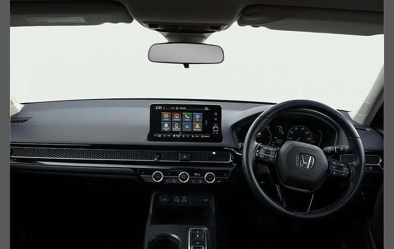 Used Honda Civic Elegance 140 HP (102 kW) 2024 White Hatchback