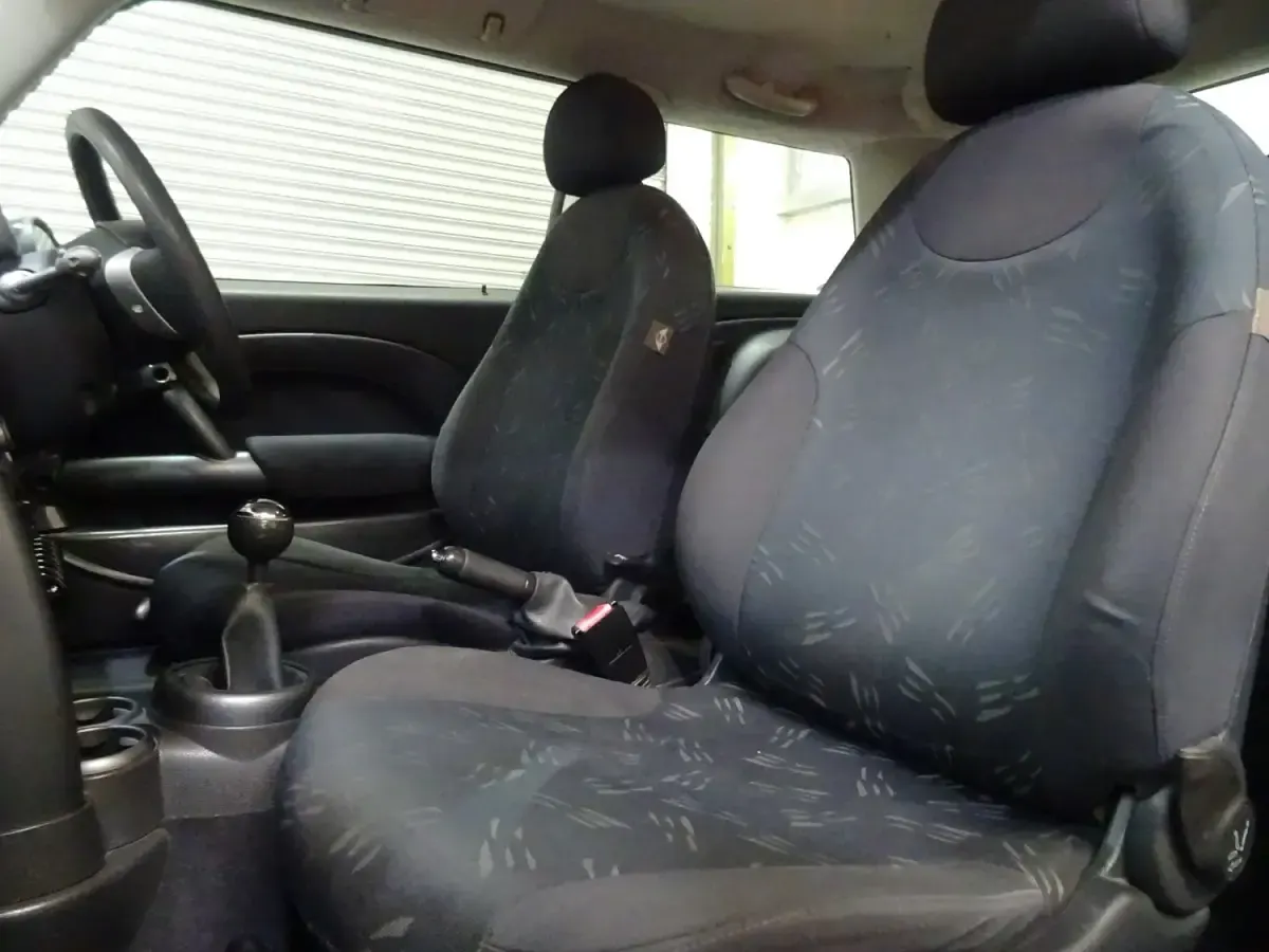 Usado Mini ONE Hatch 2005 Negro Utilitario
