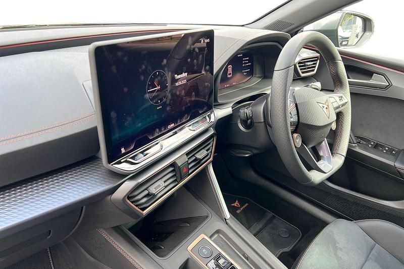 Used Cupra Leon 204 HP (150 kW) 2025 Midnight black Hatchback