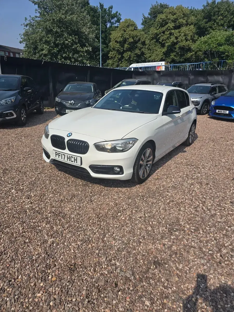 Used BMW 118 Sport Line 2017 White Hatchback