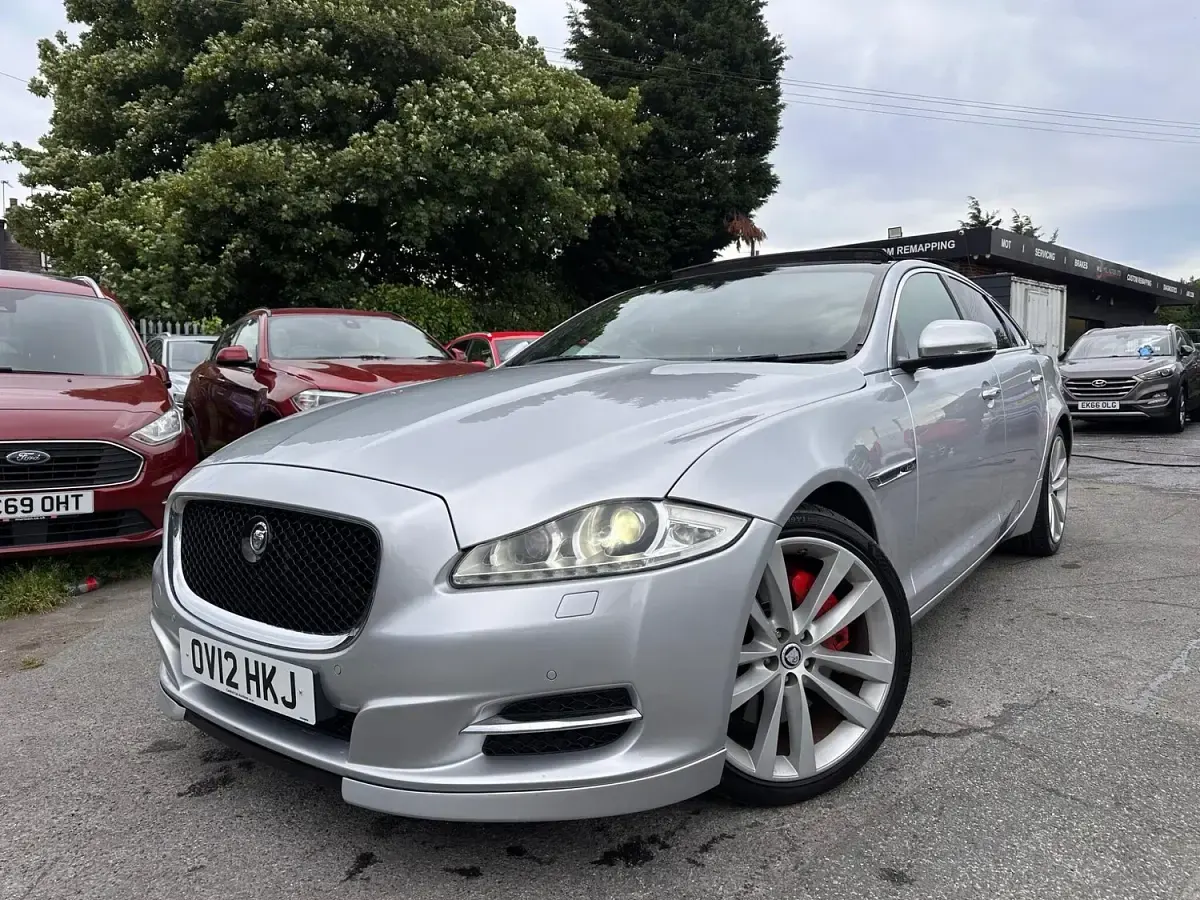 Used Jaguar XJ Portfolio 275 HP (202 kW) 2012 Silver Sedan