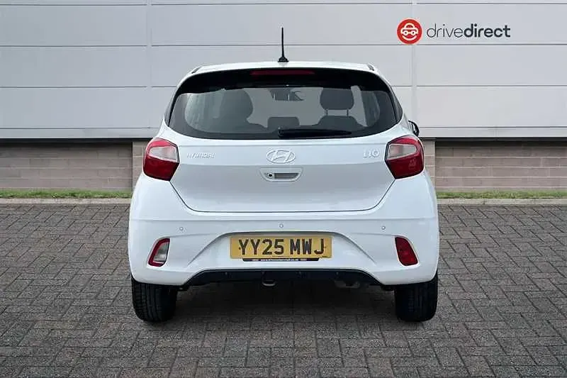 Used Hyundai i10 Advanced 63 HP (46 kW) 2025 White Hatchback