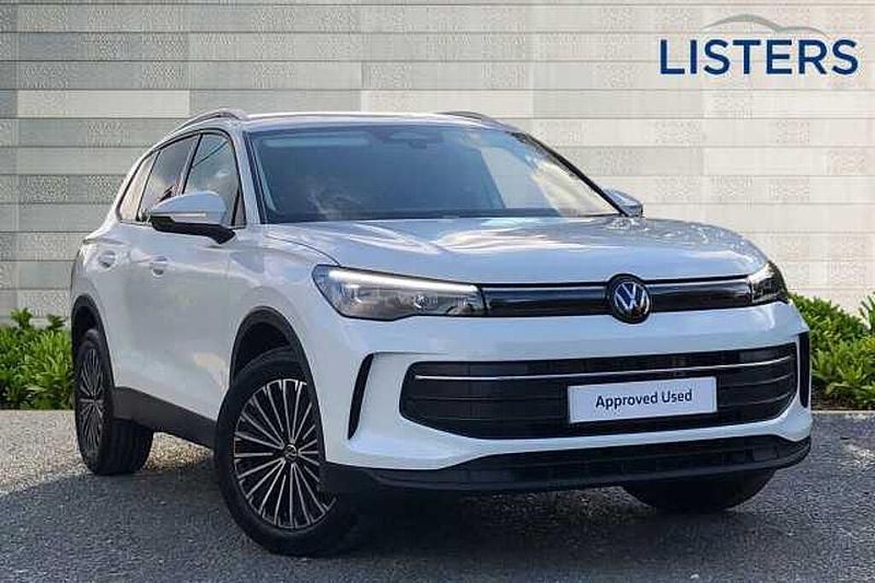 Pure white Used 2025 VW Tiguan Match SUV | £33,000 - Image 1/4